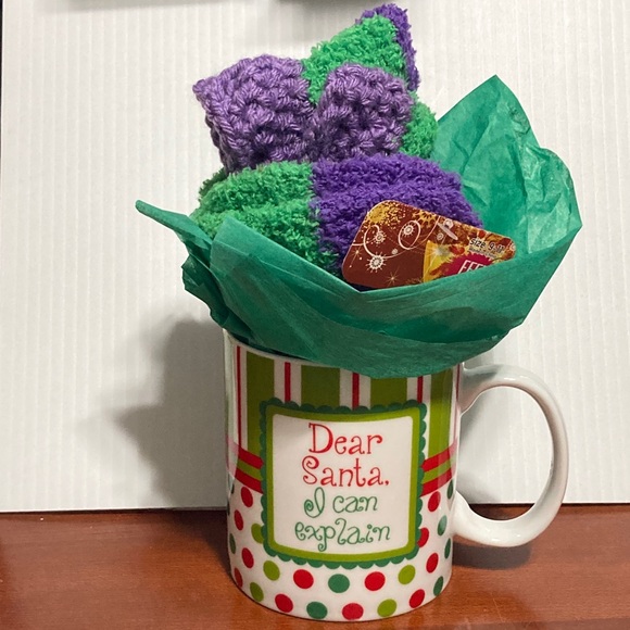 Dear Santa “I Can Explain” Coffee Mug 16 oz and Fuzzy Socks GIFT SET - Picture 6 of 13